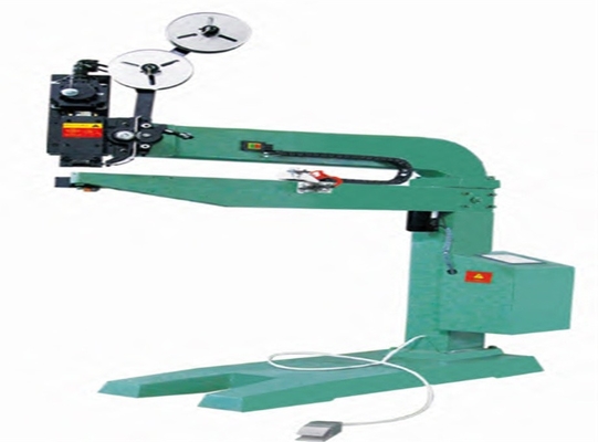 Macchina per cucire scatole in acciaio inossidabile due servo altezza di cucitura 150 mm
